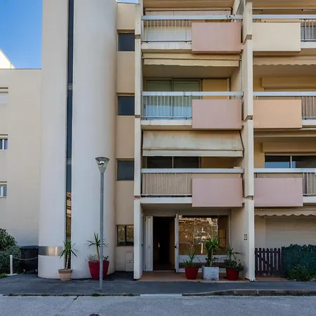 Ormarine By Interhome Le Lavandou