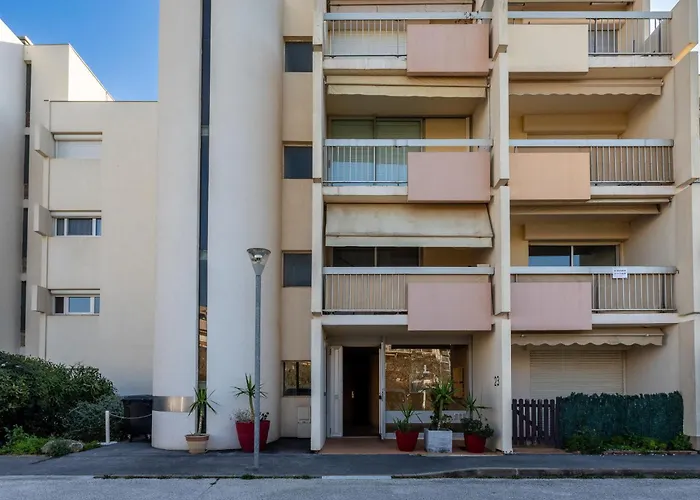 Ormarine By Interhome Le Lavandou